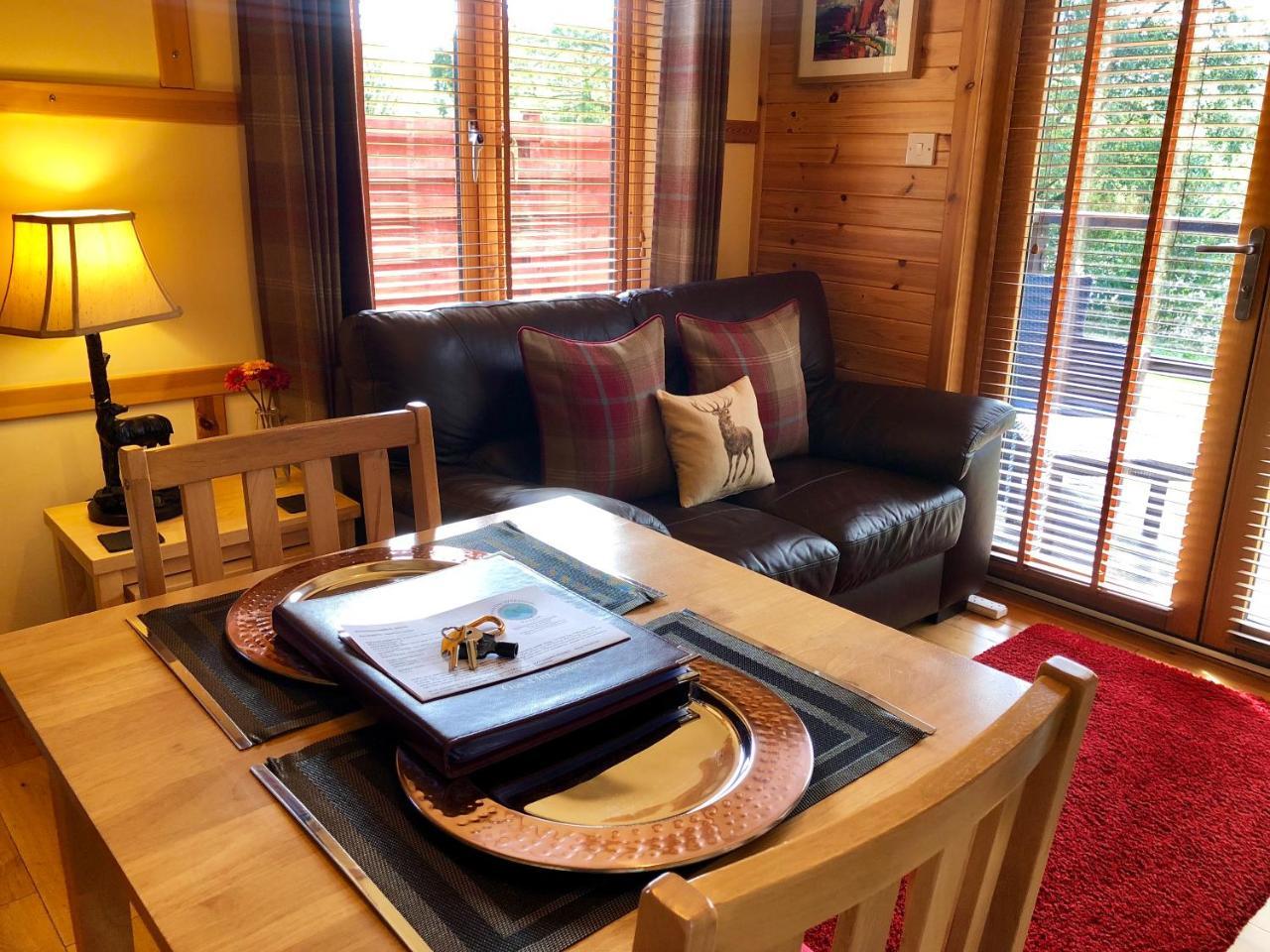 Lodge Rashfield Sheilings - Riverside Lodges, By Pucks Glen, Dunoon