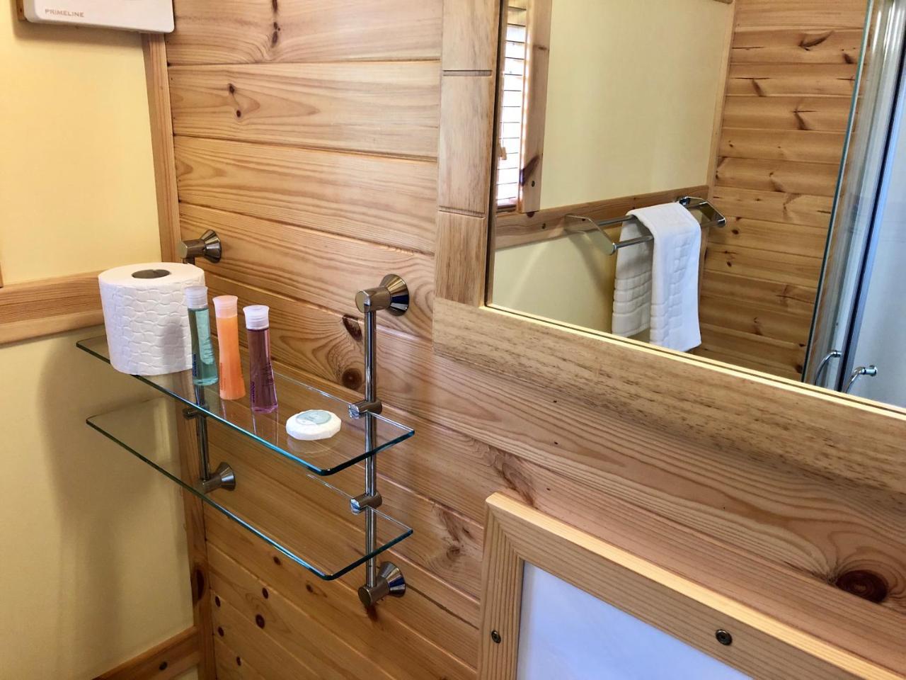 Rashfield Sheilings - Riverside Lodges, By Pucks Glen, Dunoon