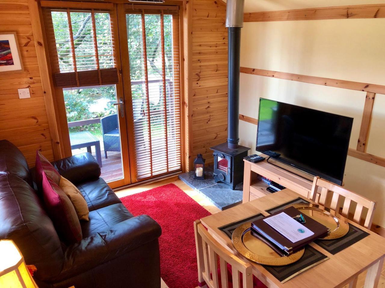 Rashfield Sheilings - Riverside Lodges, By Pucks Glen, *