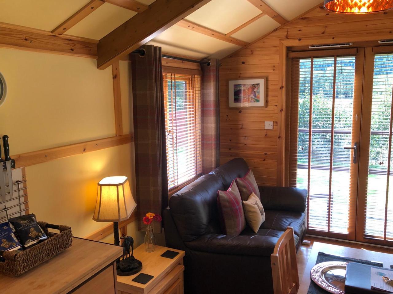 Lodge Rashfield Sheilings - Riverside Lodges, By Pucks Glen, *